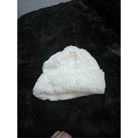Sleeping On Snow Faux Fur Hat White Fluff One Size - Picture 2 of 3